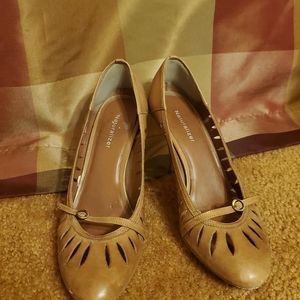Womens pumps